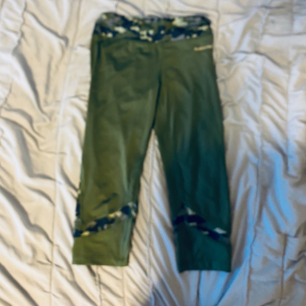 Green leggings